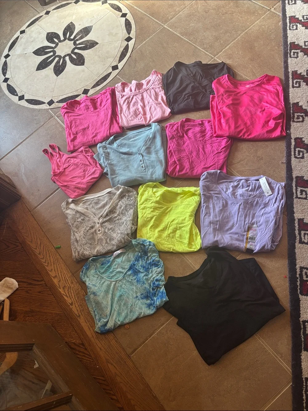 No boundaries basic active tees X 12! M/L